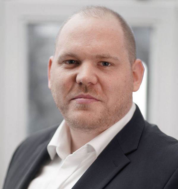  Michael Theile Geschäftsführer und Gesellschafter